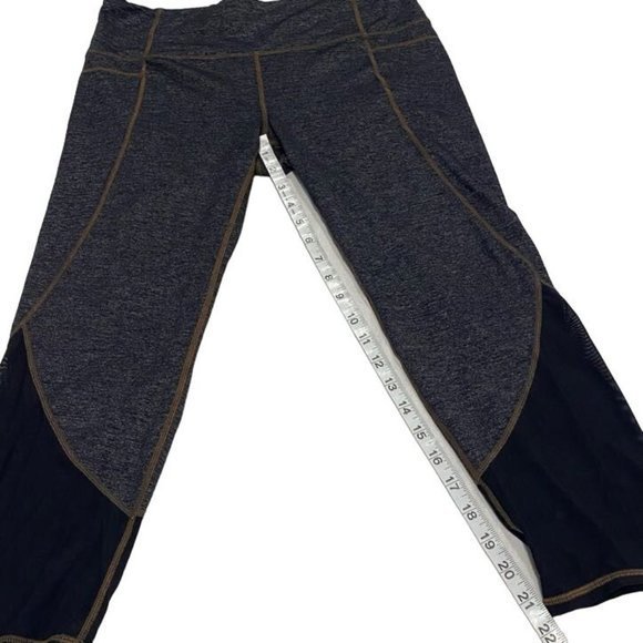 Athleta‎ High Rise Quest Mesh Chaturanga Capri Gray Legging Size L - Picture 8 of 10